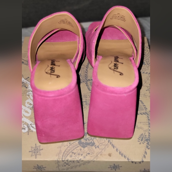 Brand New in Box (NIB) Free People Love is Everywhere Platform Heel - Picture 4 of 12